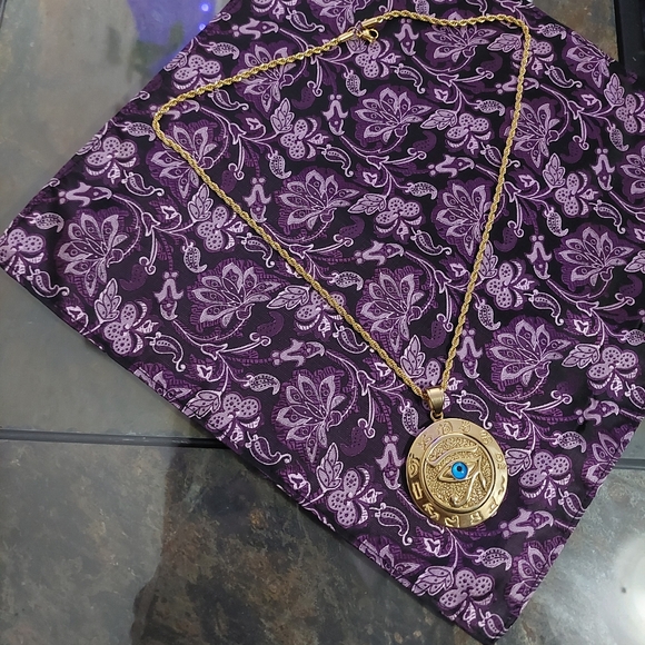 Eye Of Horus 18K Gold Plated Ra Egyptian Pendant with 18K Gold Rope Chain - Picture 9 of 10